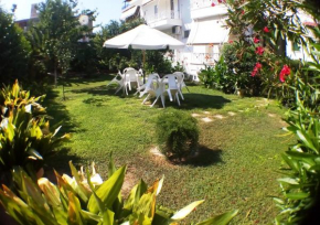 Отель Aeolus Apartments & Studios  Лоутра Aидхипсоу